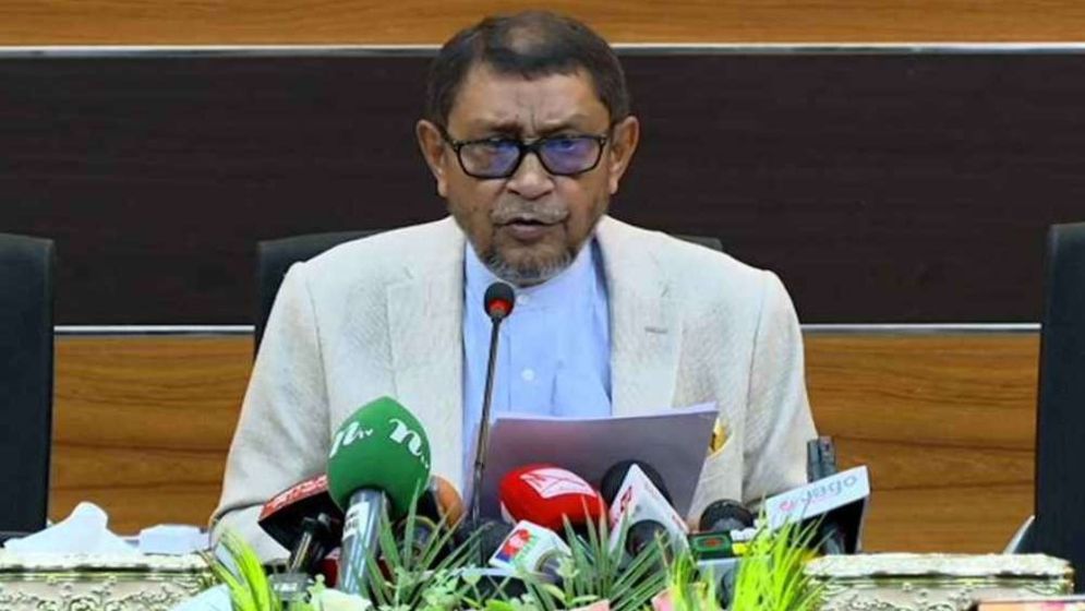 অফিস সময়ে চিকিৎসকেরা ক্লিনিকে যাচ্ছেন কিনা দেখবে গোয়েন্দারা: স্বাস্থ্যমন্ত্রী